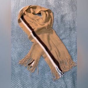 Gekko Fringe Scarf -